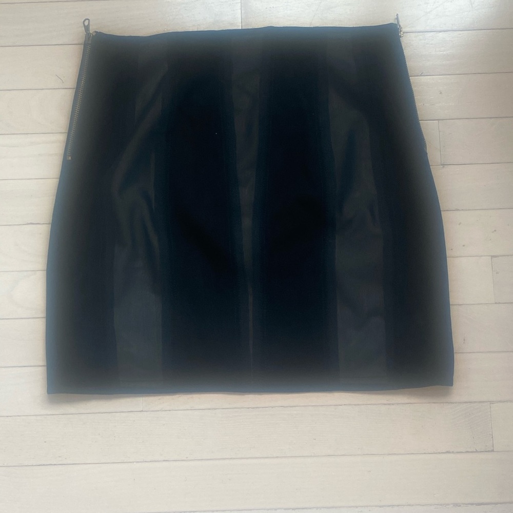 RAG & BONE Suede Skirt with Gold Zippers. Size 8